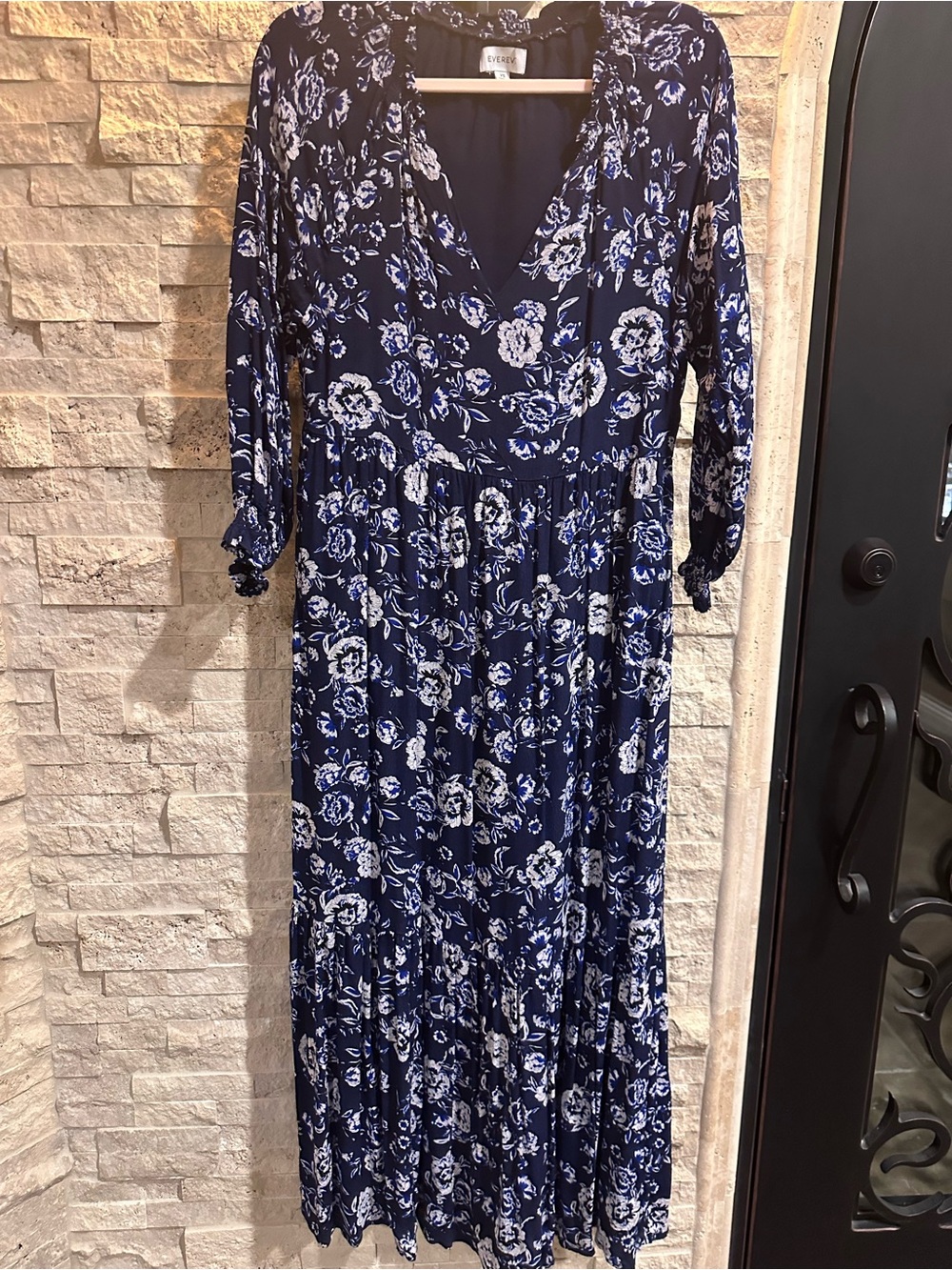 Evereve Navy Blue Floral V-Neck Maxi Dress